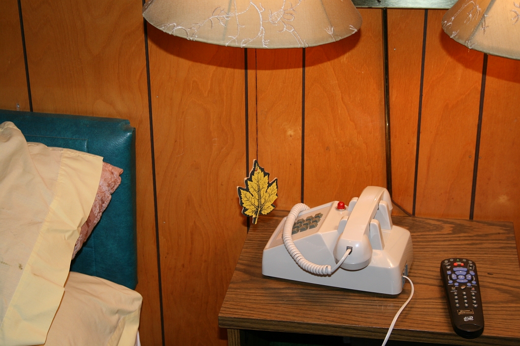 IMG_1951.JPG - This was the Louisville Inn's method of 'freshening' up the room.